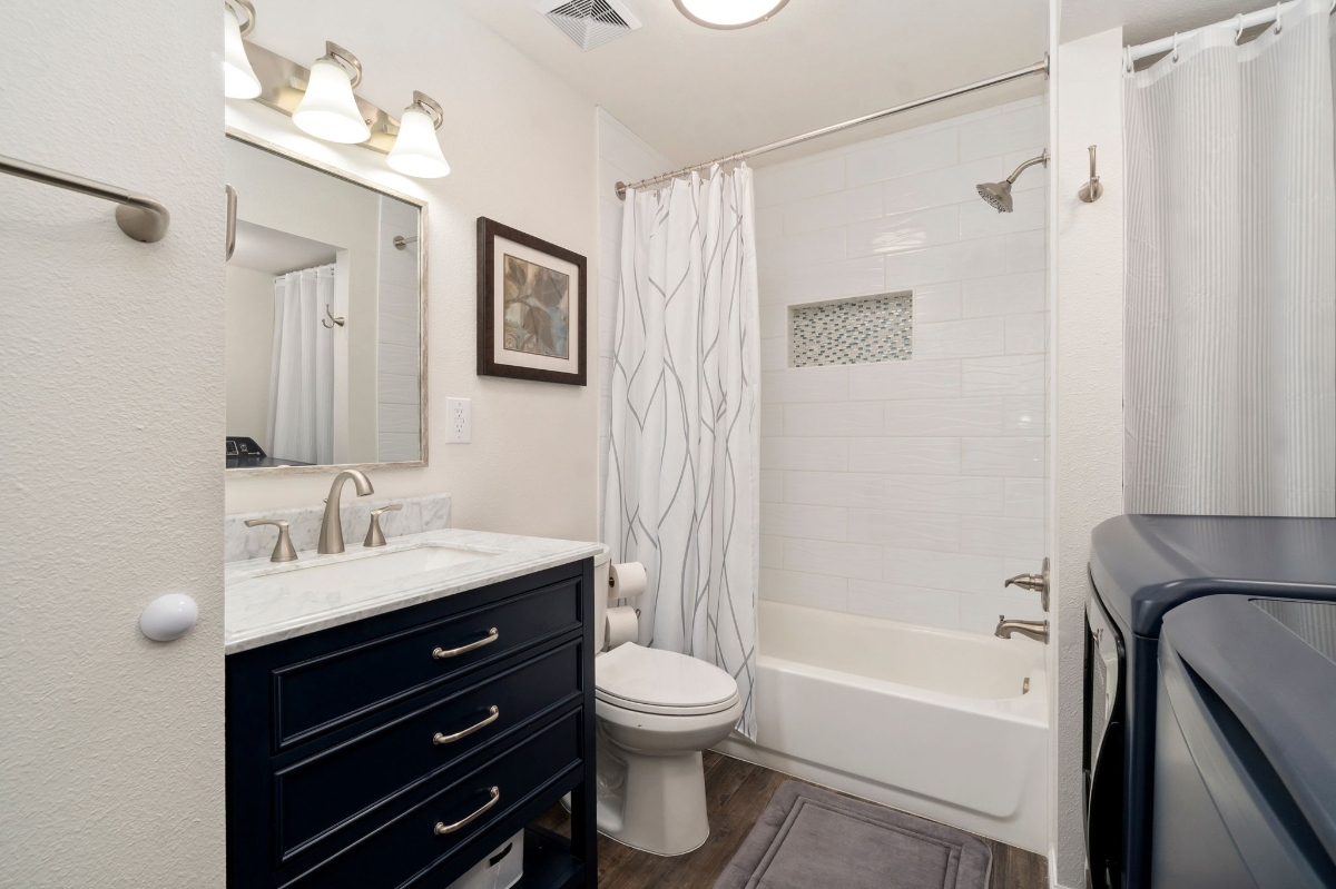 Stylish 2BR Apartment - Photo 5