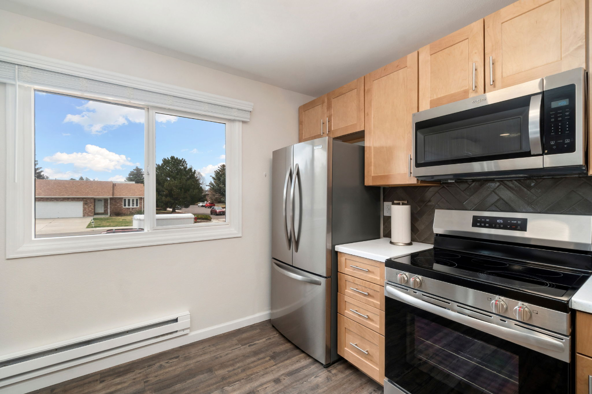 Stylish 2BR Apartment - Photo 4