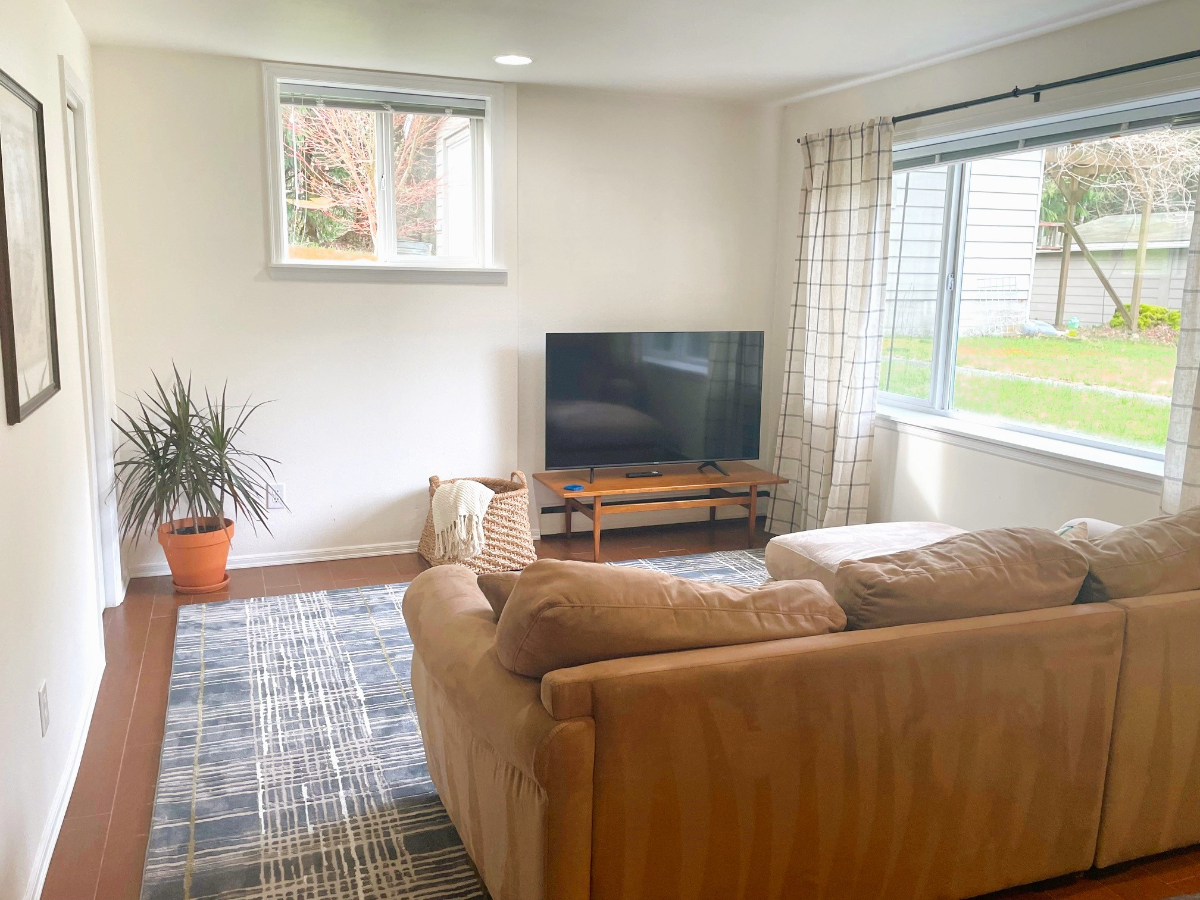 Spacious Lake Padden Lower Unit