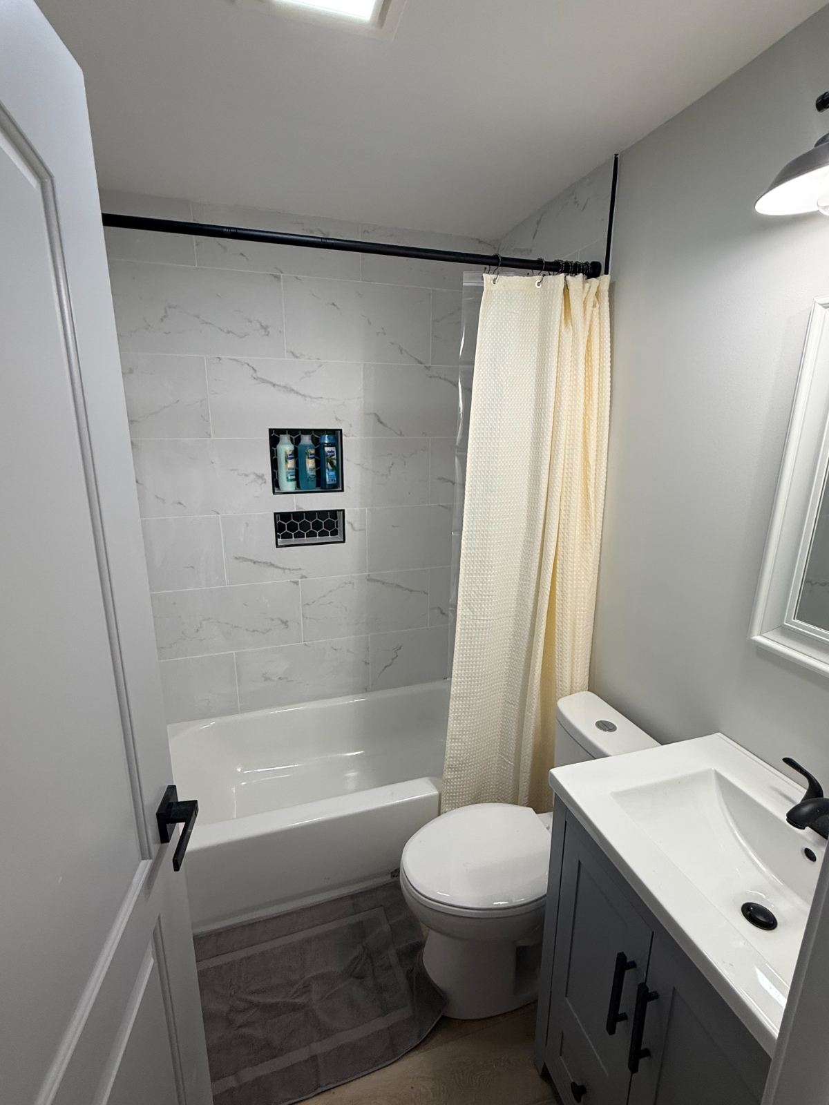 Newly Remodeled Fourplex in Oak Ridge - Photo 5