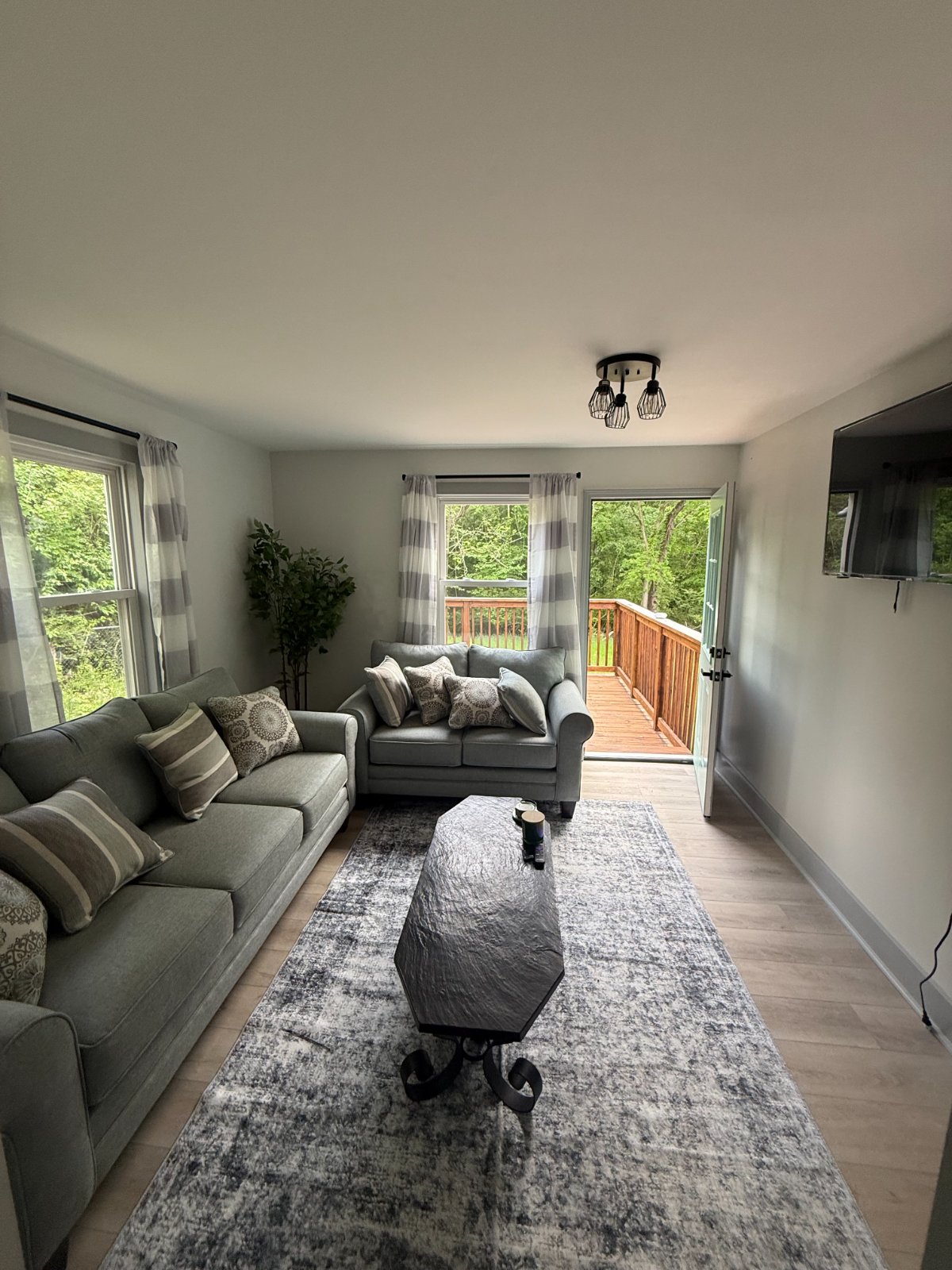 Newly Remodeled Fourplex in Oak Ridge