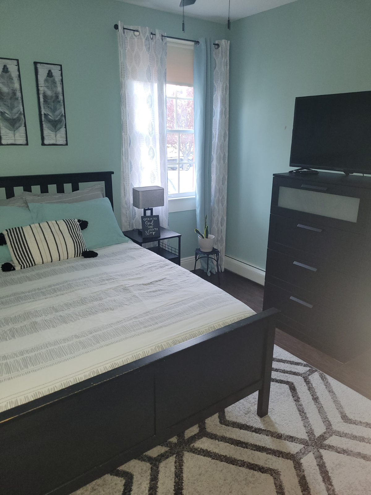 Cozy Frunished Oasis close to hospitals. - Photo 2