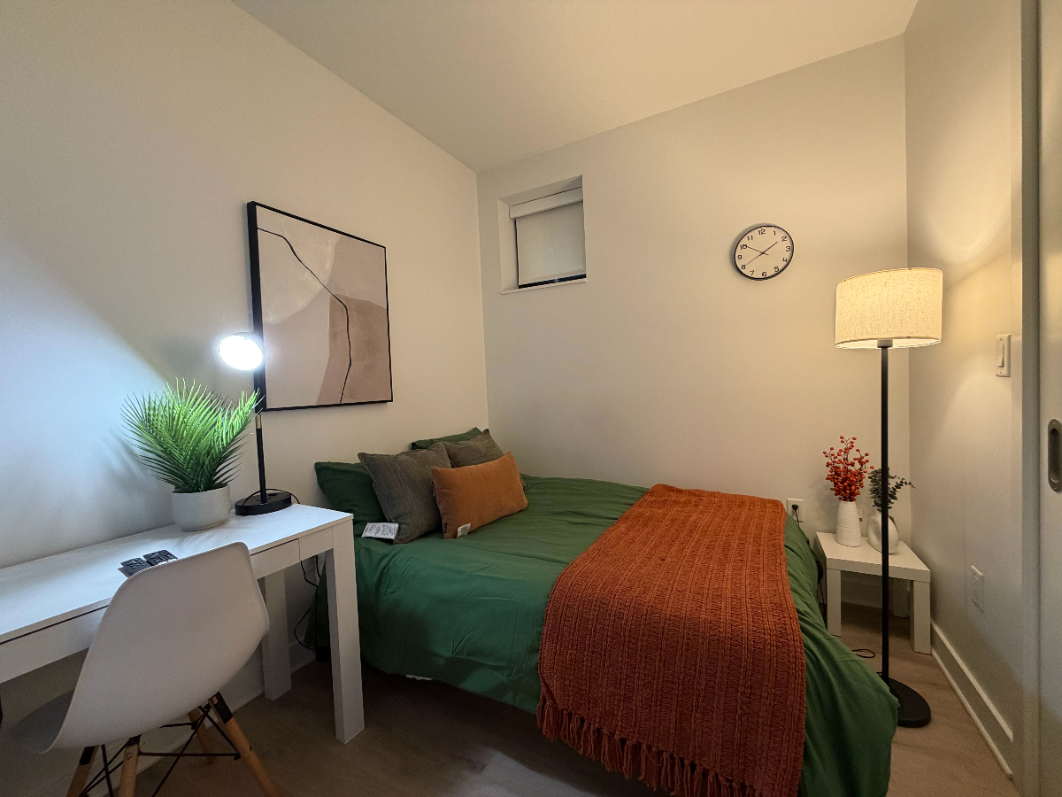 Private Room in Adams Morgan - Photo 12