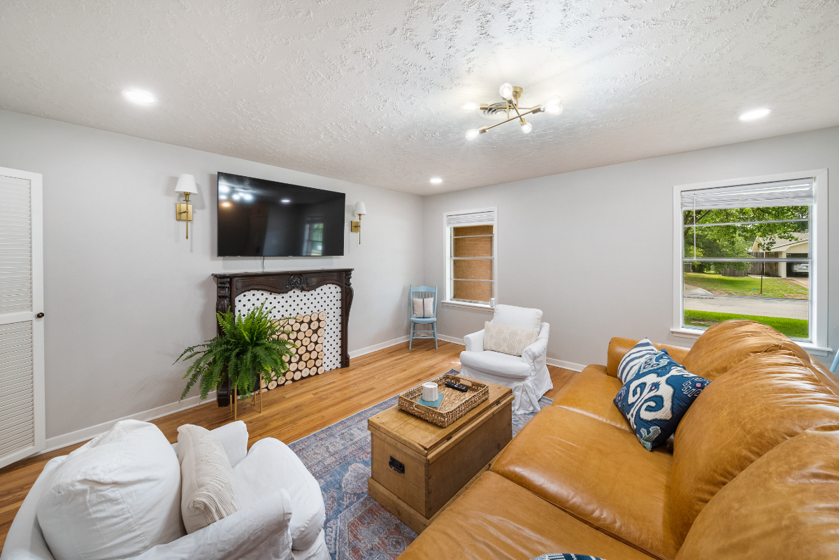 The Gathering Spot - College Station Home - Photo 1