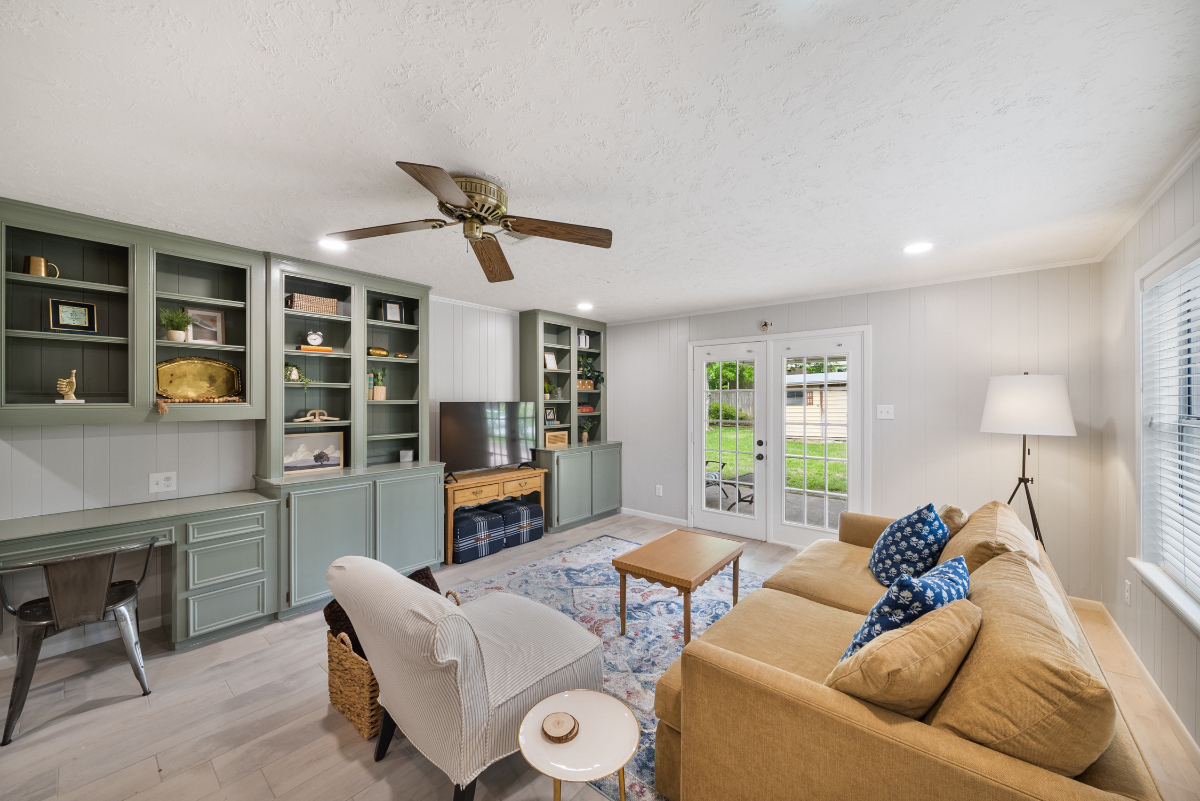 The Gathering Spot - College Station Home - Photo 2