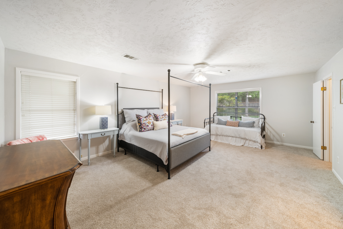 The Gathering Spot - College Station Home - Photo 3