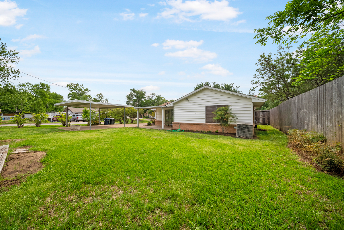 The Gathering Spot - College Station Home - Photo 5