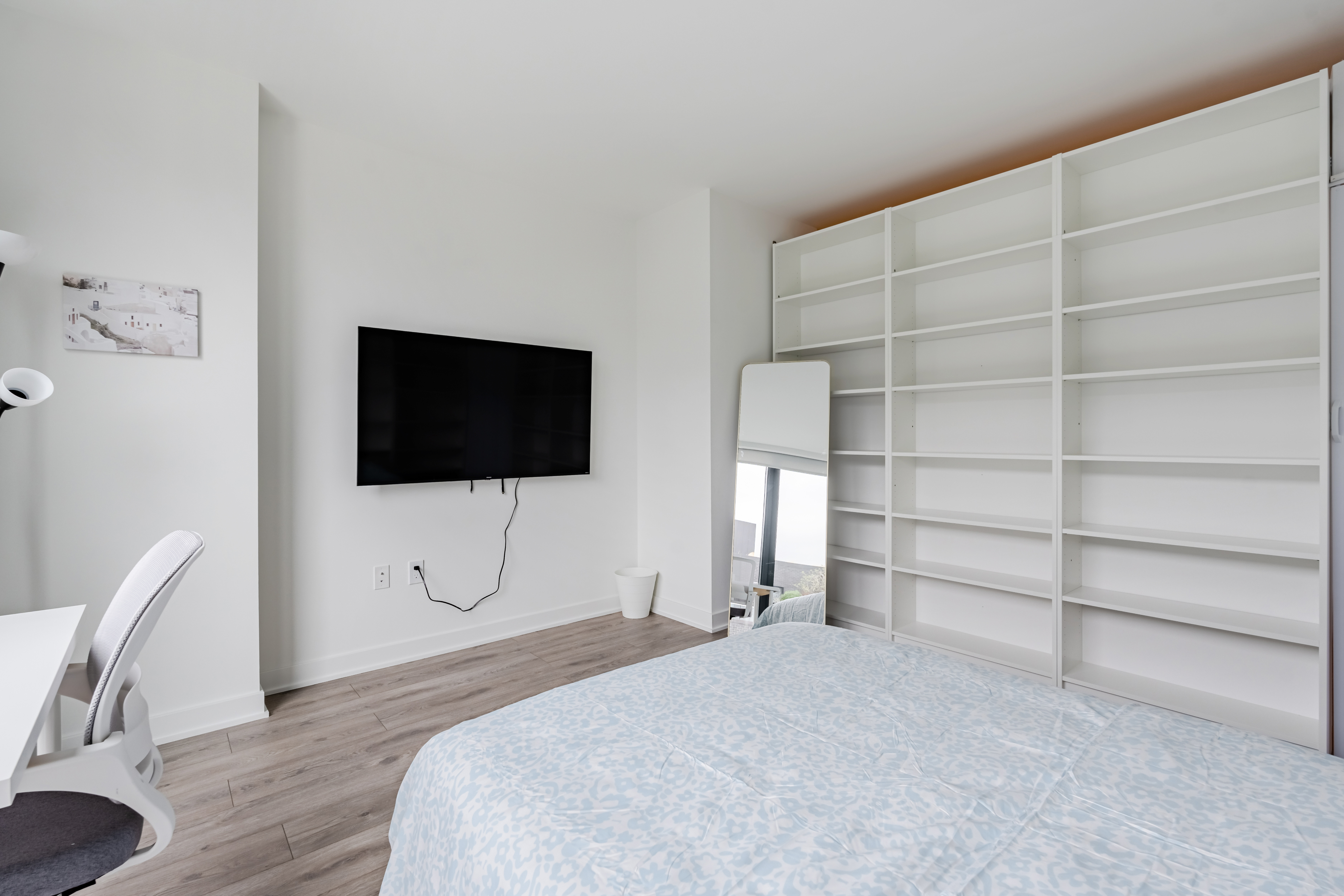 Furnished Room at Union Market - Photo 3