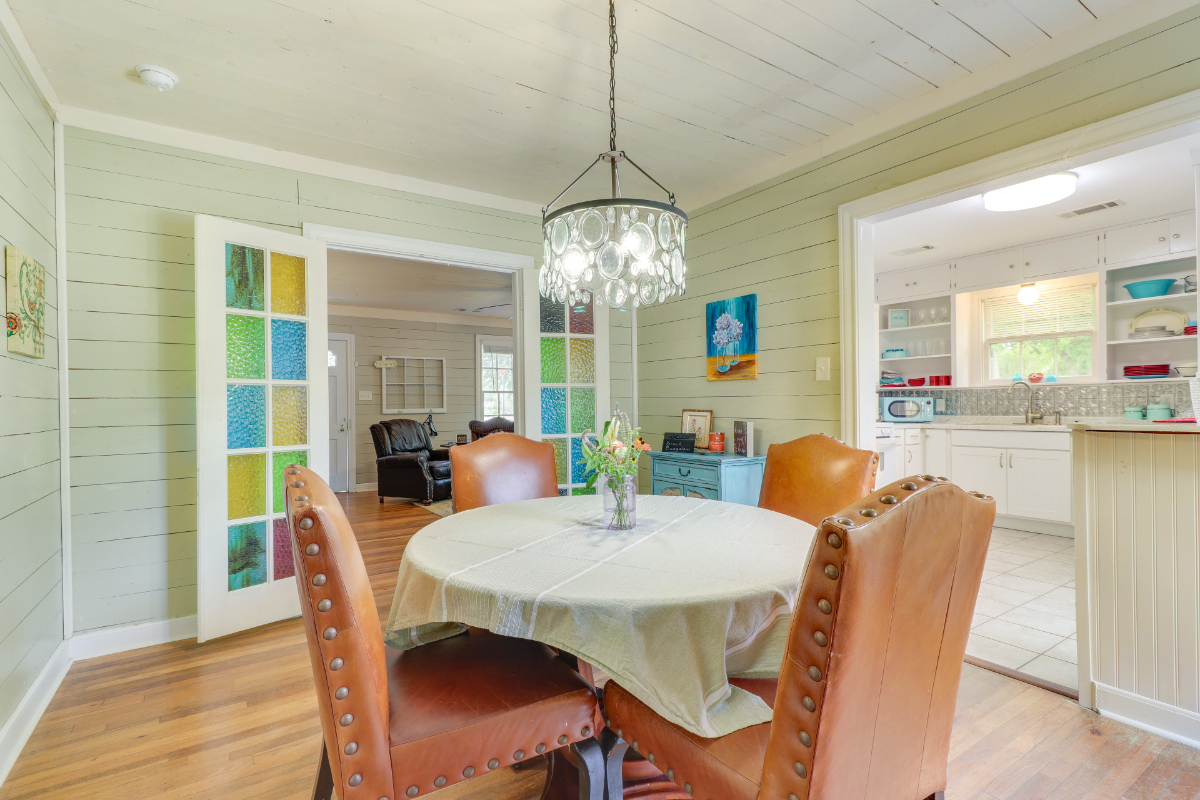 Spacious shiplap home with modern kitchen and bath - Photo 6