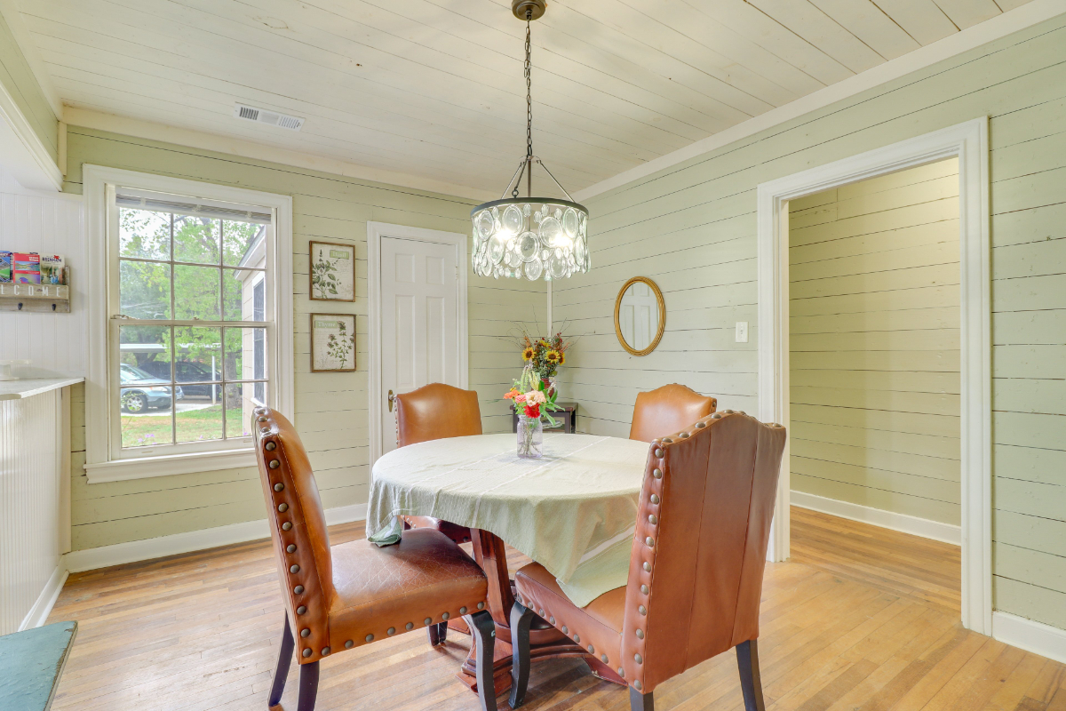 Spacious shiplap home with modern kitchen and bath - Photo 10