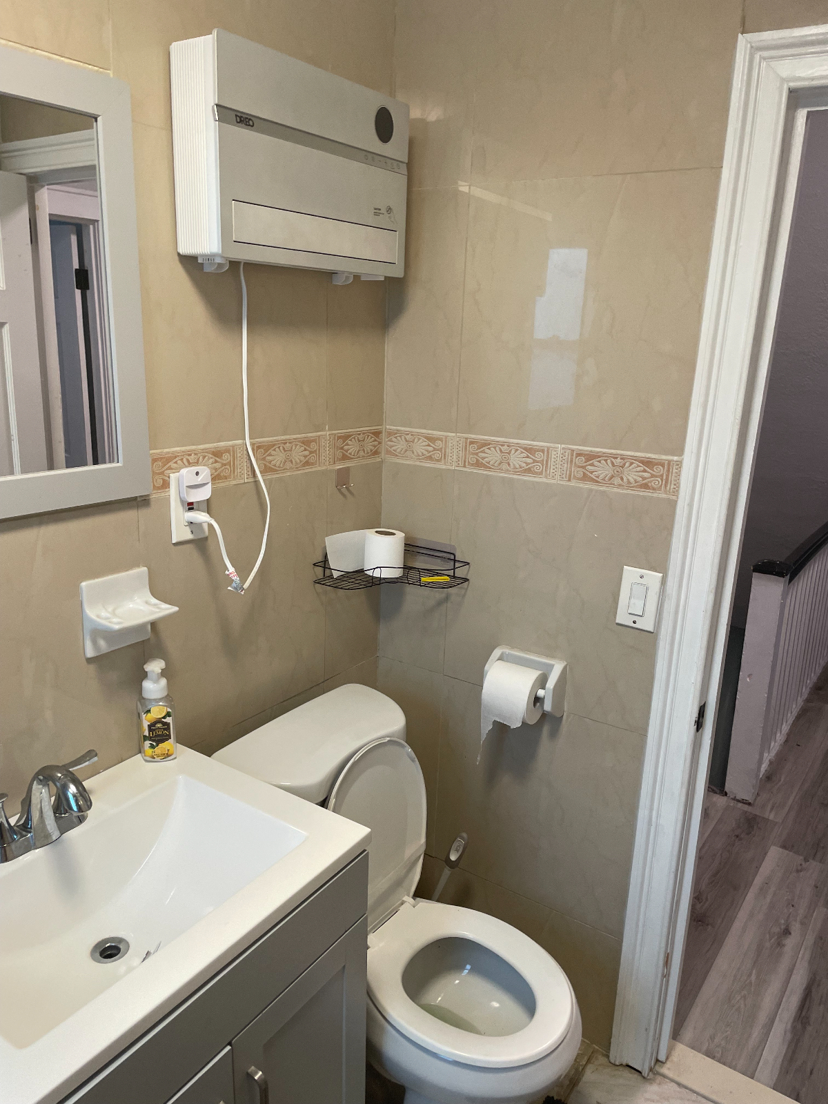 Comfortable Room for Rent with Utilities Included in Cambria Heights - Photo 2