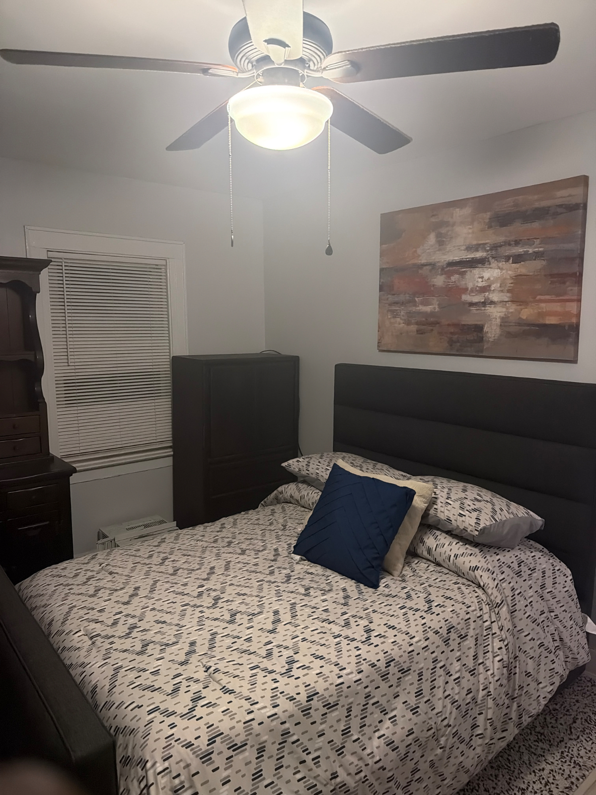 Comfortable Room for Rent with Utilities Included in Cambria Heights - Photo 9