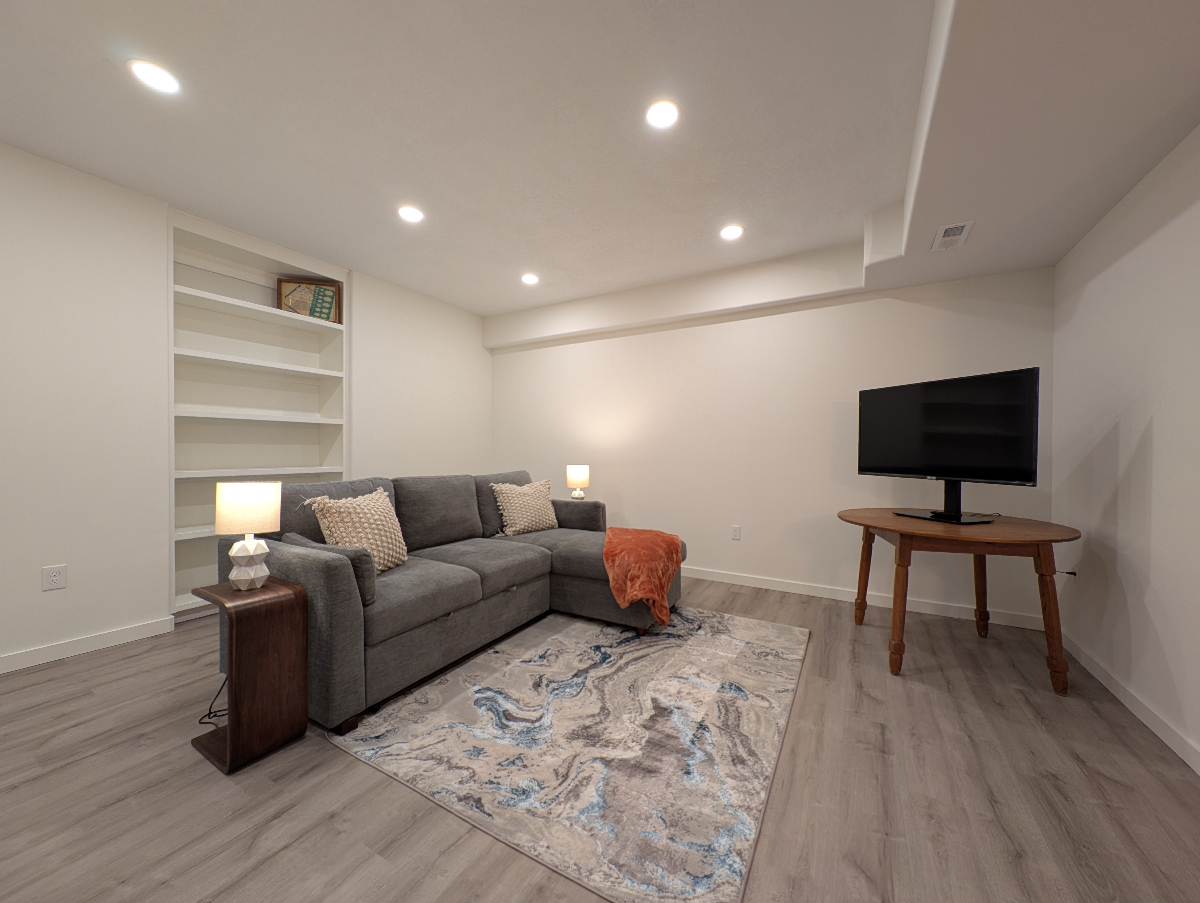2nd Floor, East Bedroom - Photo 5