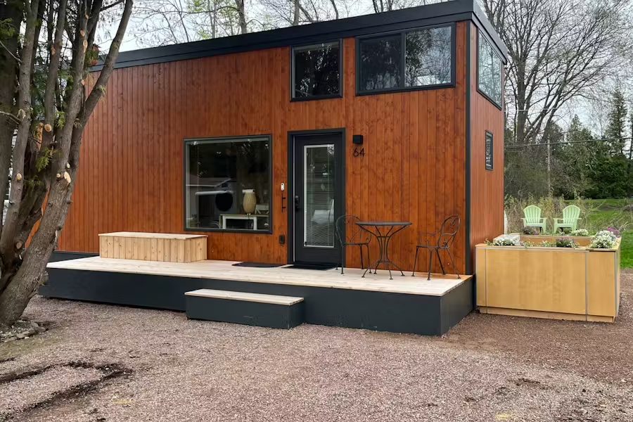 Colchester Cottage Lake Retreat - Photo 2