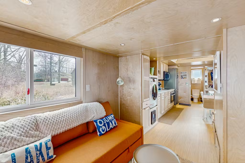 Colchester Cottage Lake Retreat - Photo 10