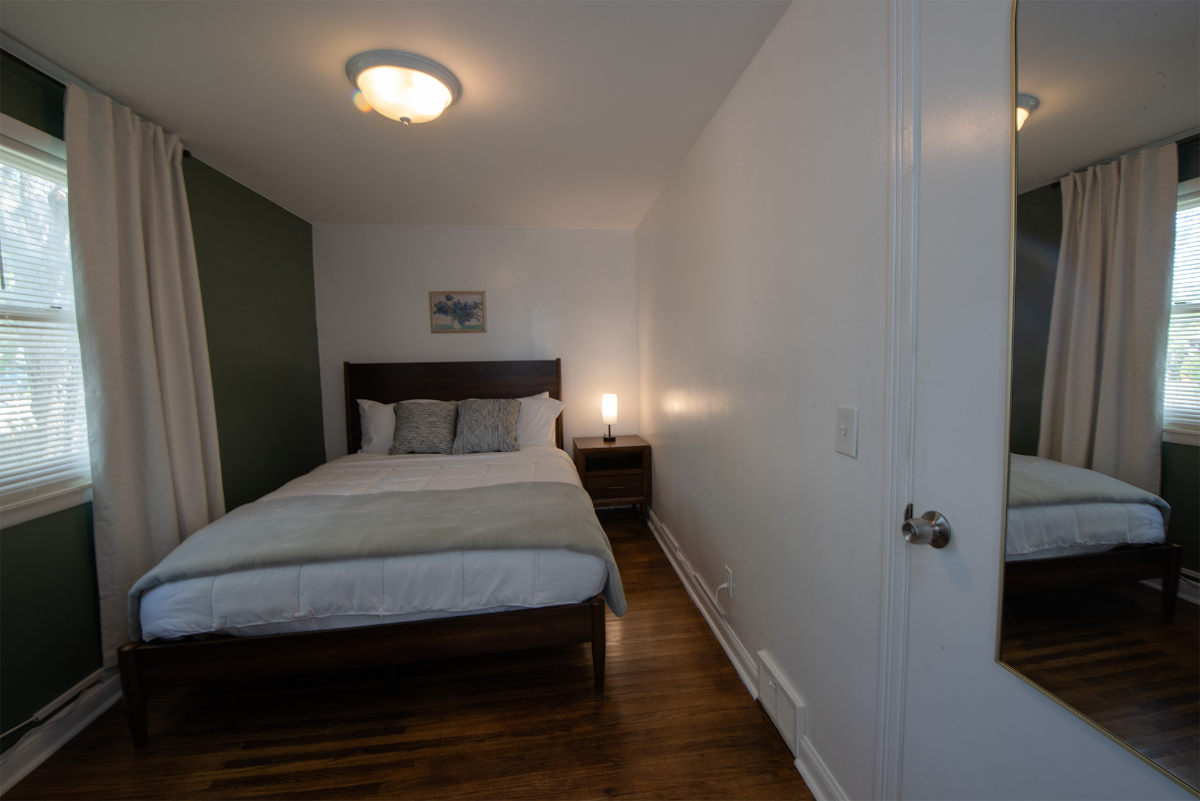 Cozy fully furnished 2 bedroom home in Greece NY/Near hospitals, shopping & highways - Photo 7