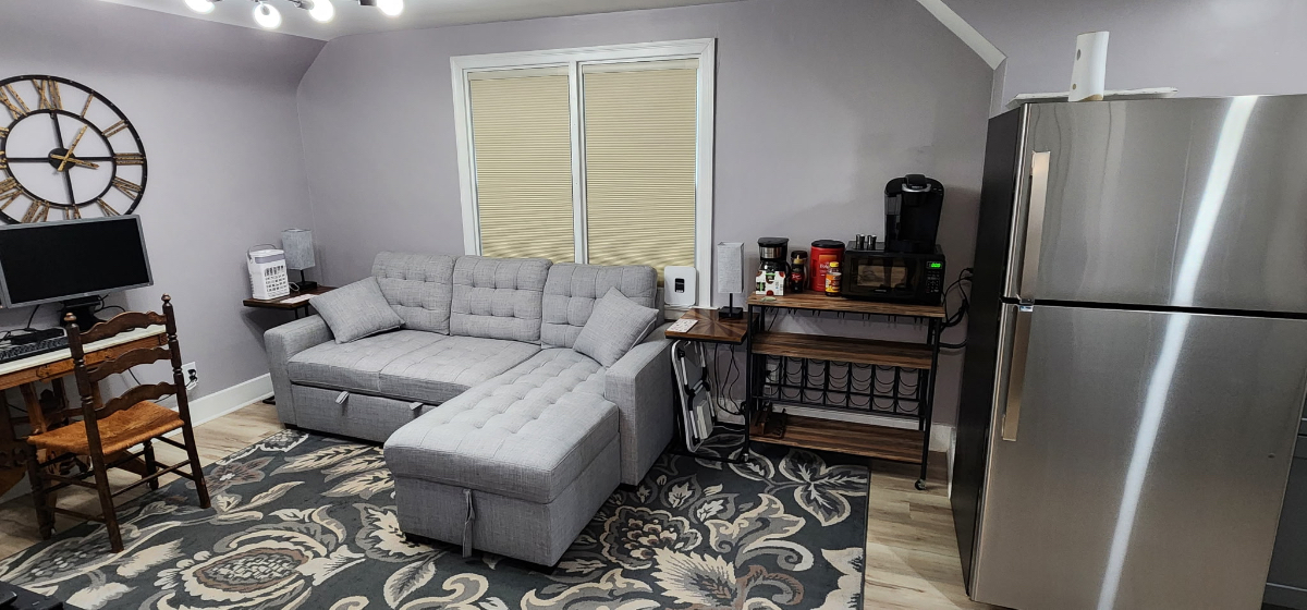 Newly renovated - Photo 1