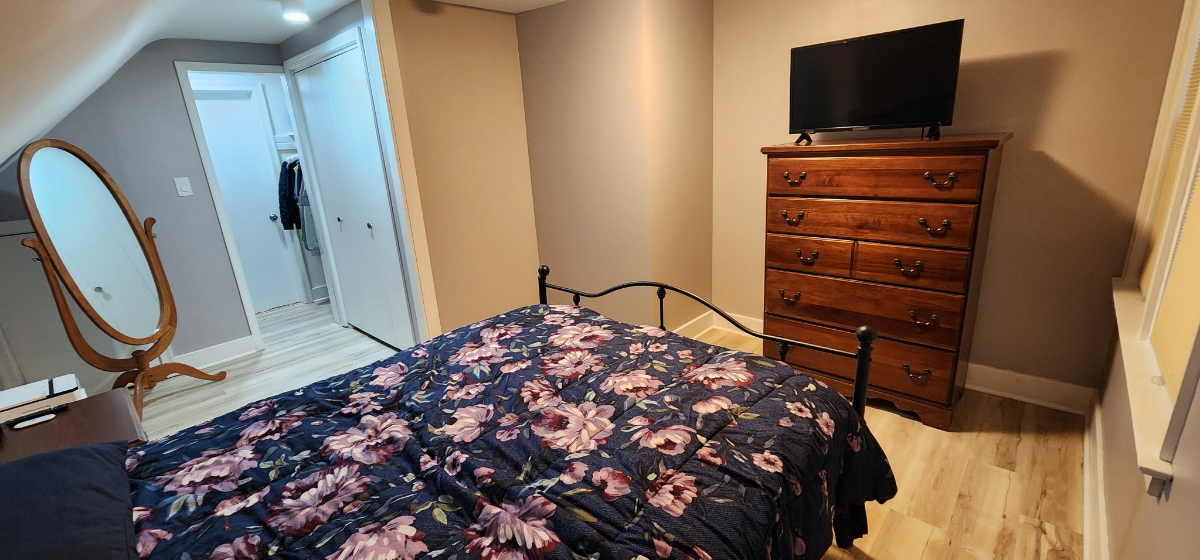Newly renovated - Photo 7