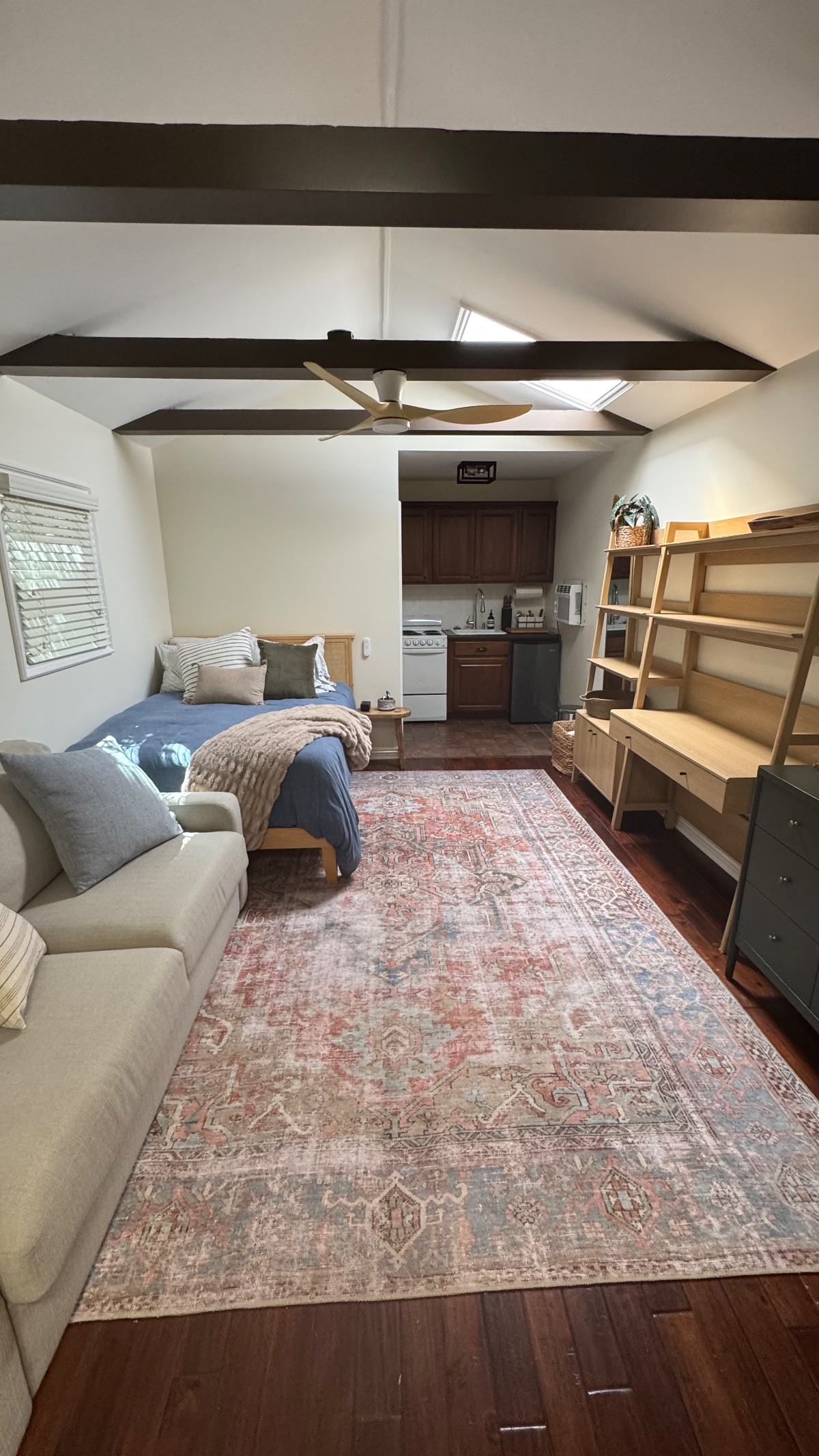 Newly Furnished Marina del Rey Guesthouse - Photo 3