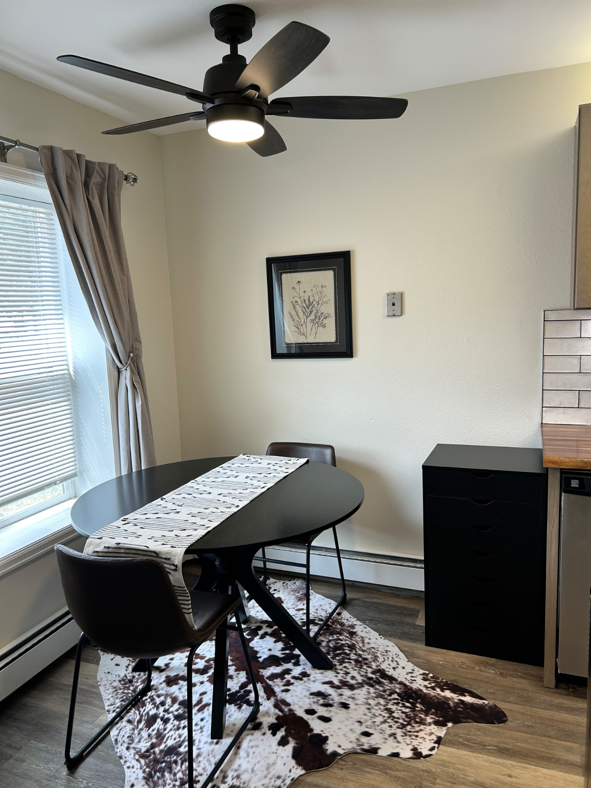 Beautifully remodeled unit, quiet Cheyenne neighborhood. Garage parking. Unit A - Photo 5