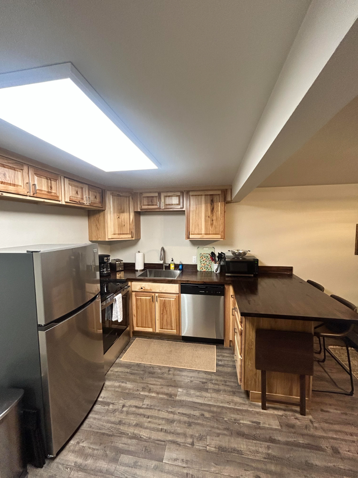 Beautifully remodeled unit, quiet Cheyenne neighborhood. Garage parking. Unit A - Photo 2