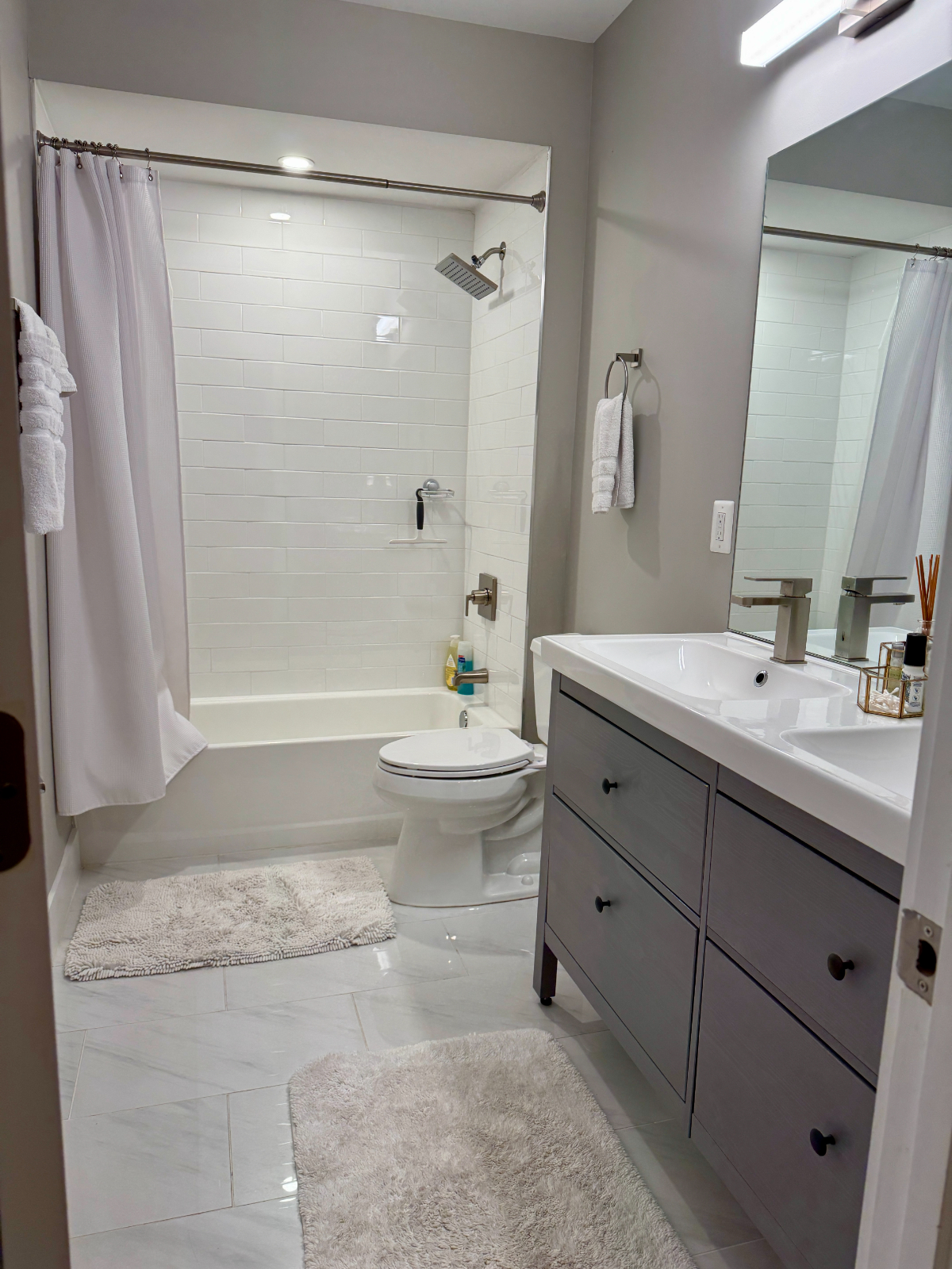 Private bedroom with insuite bathroom near Washington DC VA Medical Center, Medstar, Children's and  - Photo 3