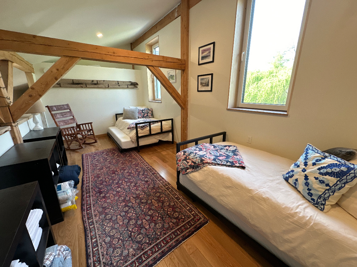Modern Timber Frame Apartment - Photo 3