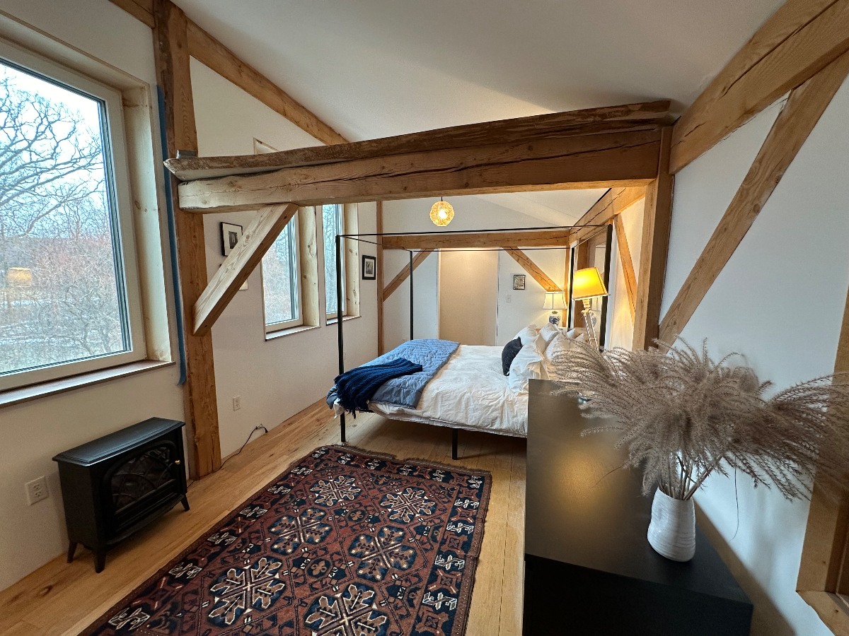 Modern Timber Frame Apartment - Photo 6