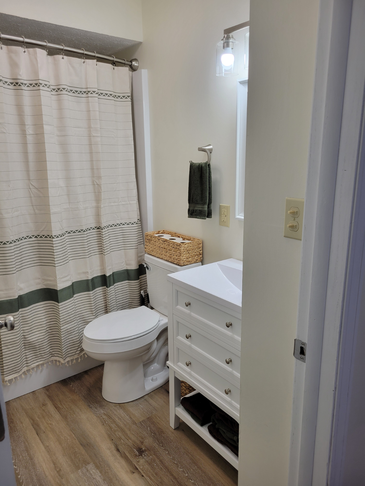 Cozy Townhome in Downtown Parkersburg - Photo 11