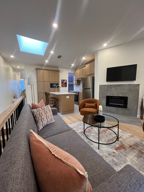 Stylish, Fully Furnished 2-Bedroom Retreat in Historic Bloomingdale - Photo 1