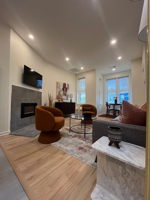 Stylish, Fully Furnished 2-Bedroom Retreat in Historic Bloomingdale - Photo 3