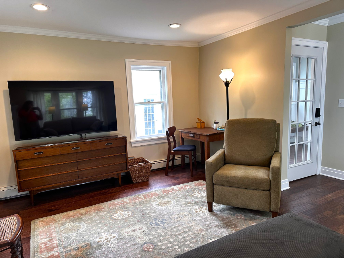 Renovated Historic Village Farmhouse - Photo 8