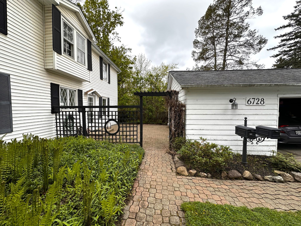 Renovated Historic Village Farmhouse - Photo 9