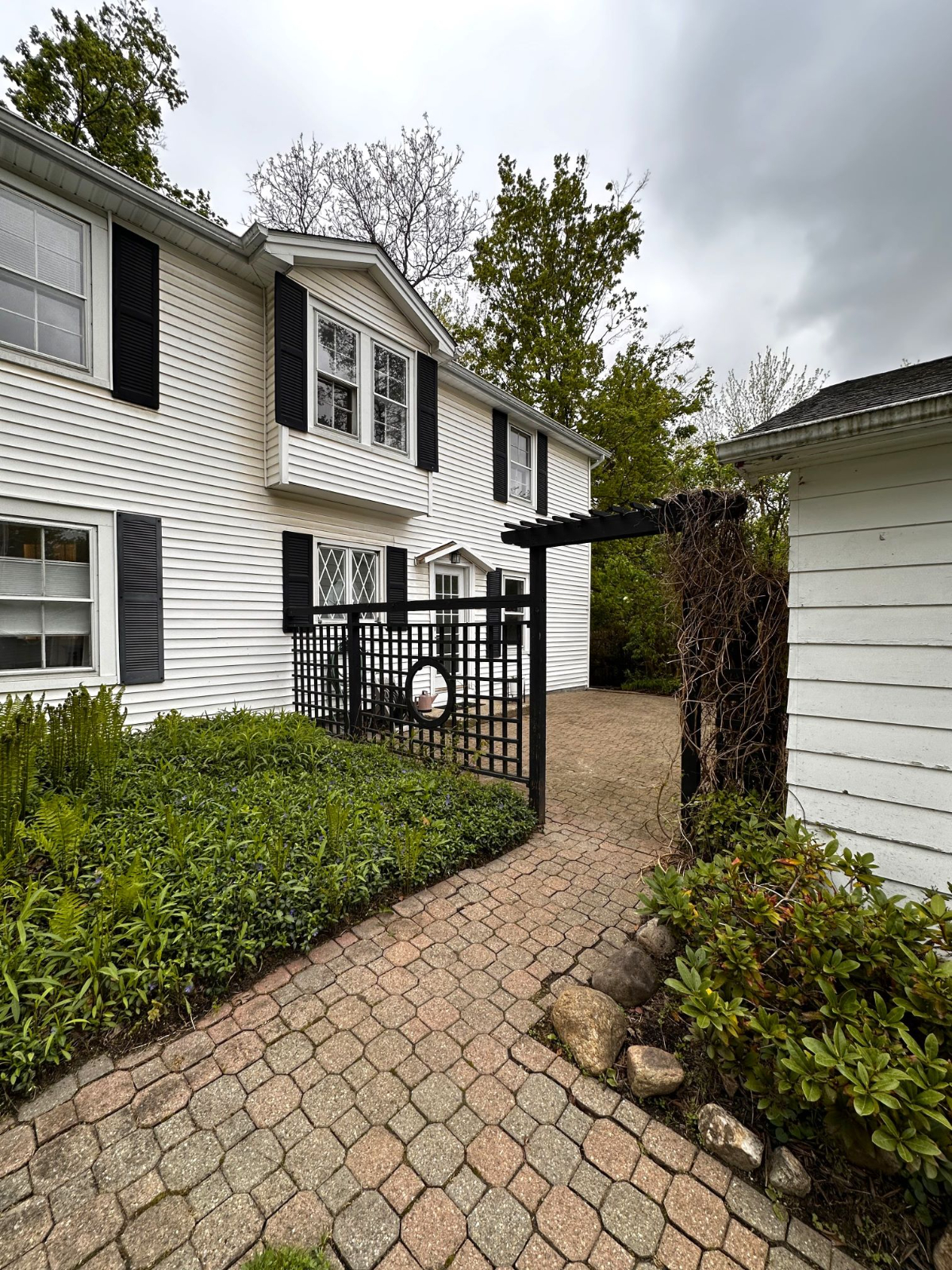 Renovated Historic Village Farmhouse - Photo 11