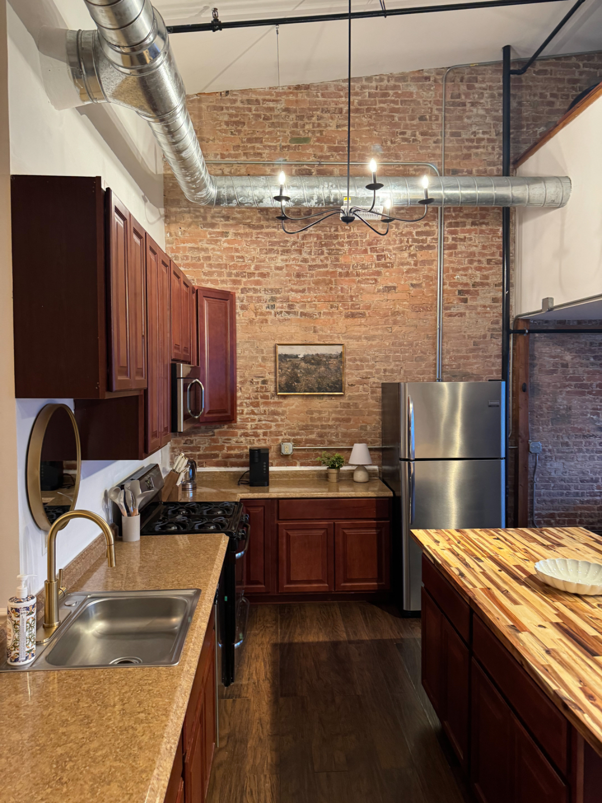 True Loft- Baggs Square, walking distance to Wynn Hospital, train station - Photo 2