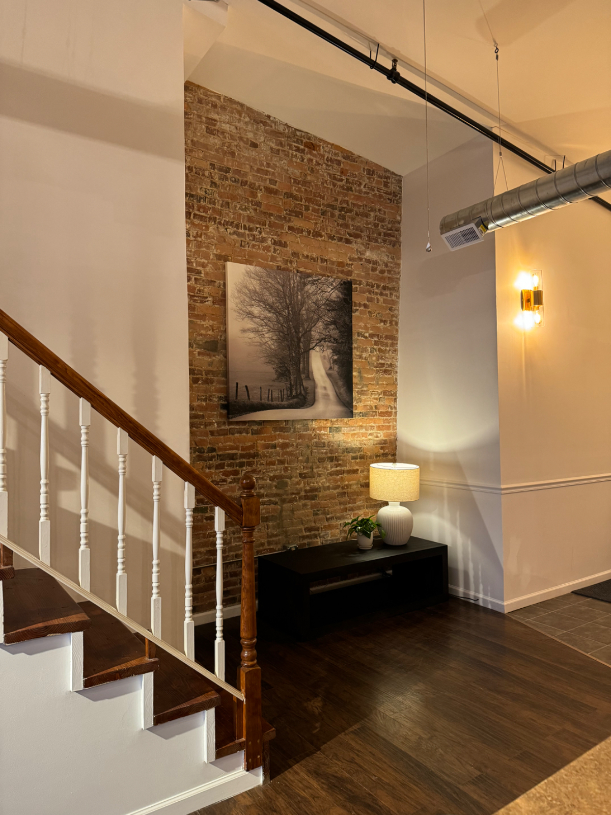True Loft- Baggs Square, walking distance to Wynn Hospital, train station - Photo 3