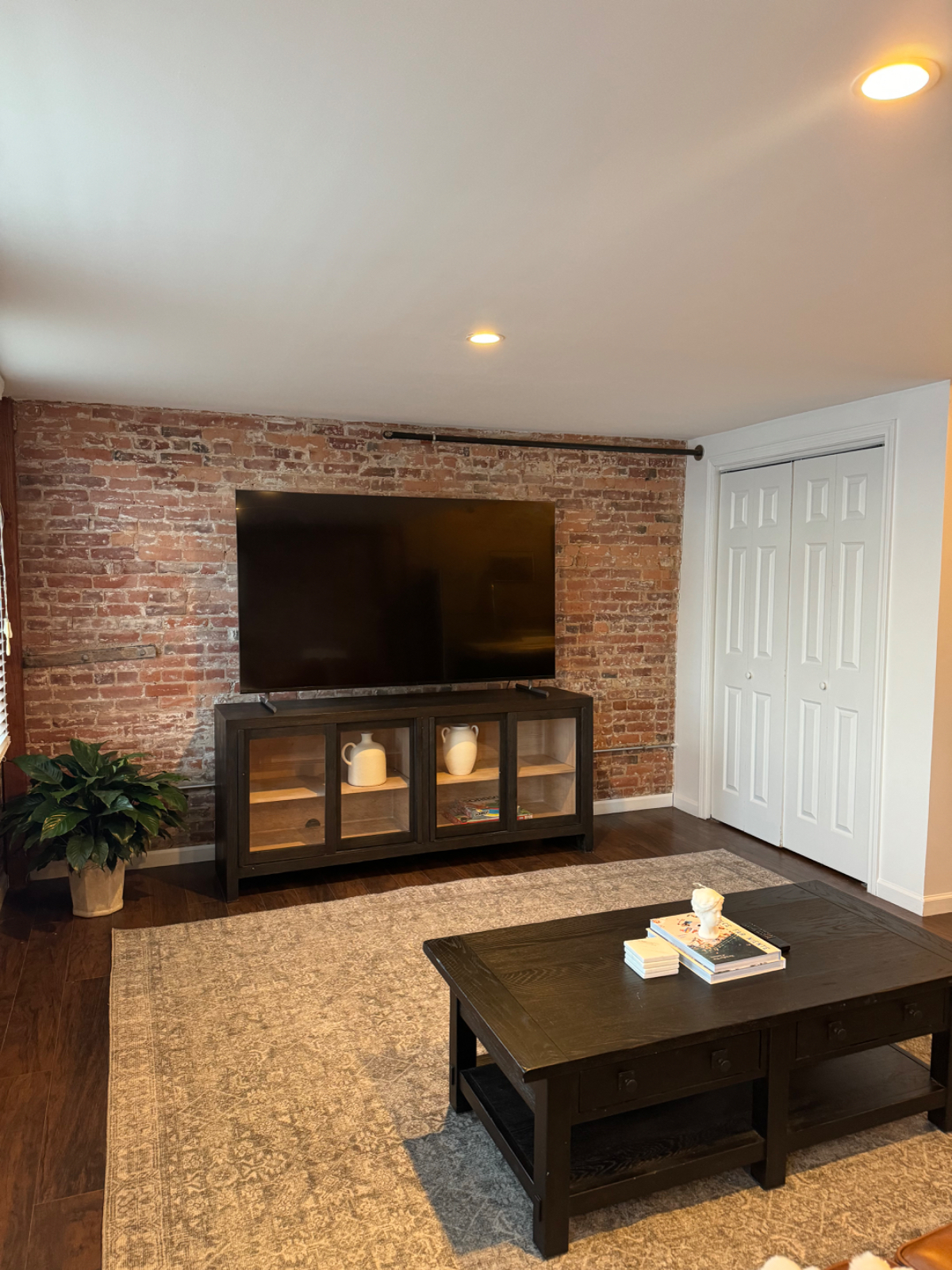True Loft- Baggs Square, walking distance to Wynn Hospital, train station - Photo 4