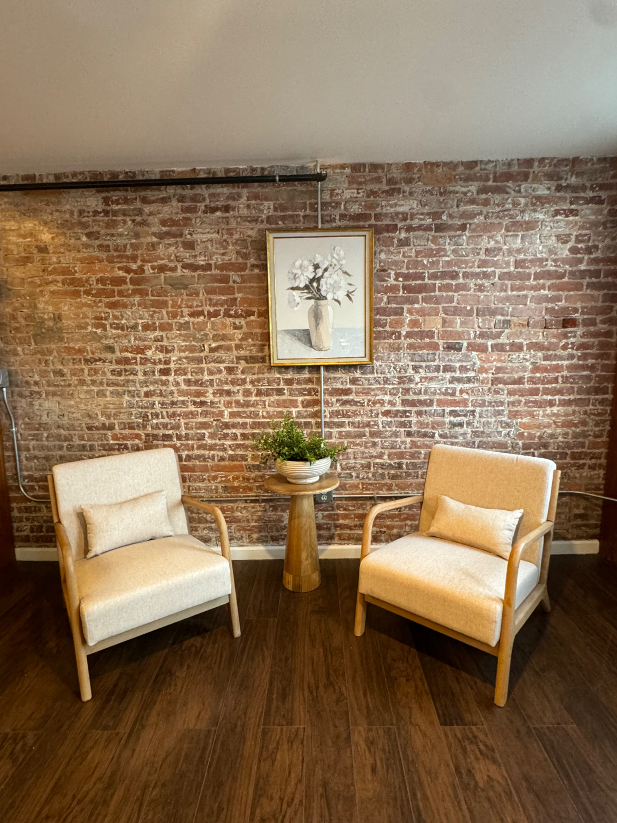 True Loft- Baggs Square, walking distance to Wynn Hospital, train station - Photo 5
