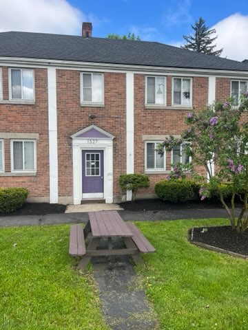 Furnished 2 bedroom walking distance to Strong and Highland hospital - Photo 1