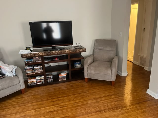 Furnished 2 bedroom walking distance to Strong and Highland hospital - Photo 2