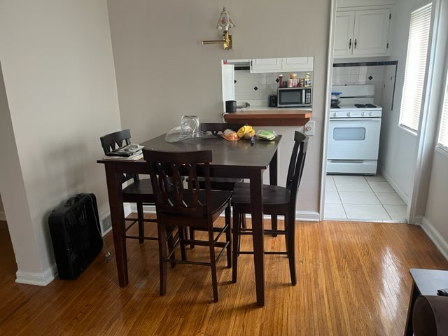 Furnished 2 bedroom walking distance to Strong and Highland hospital - Photo 4
