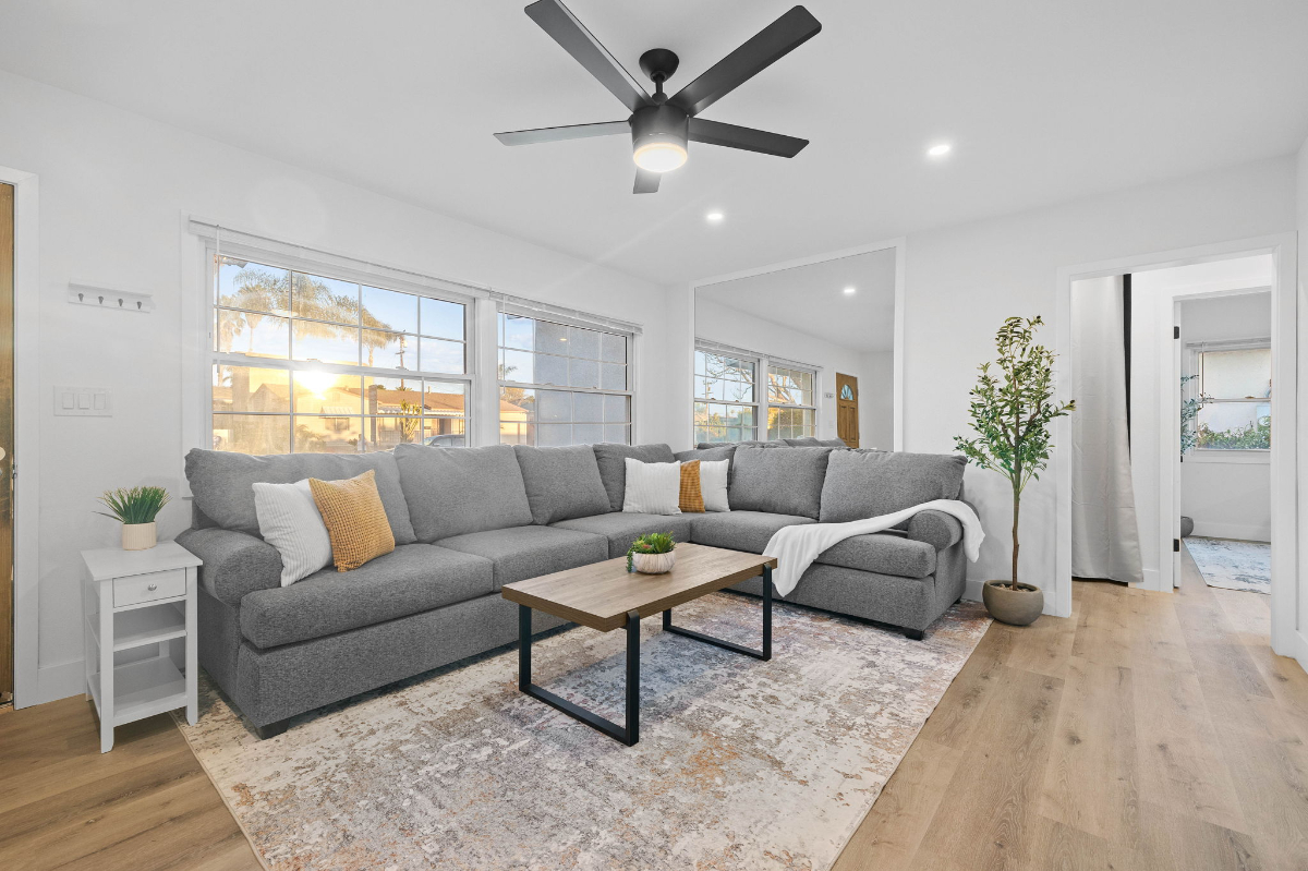 Completely Remodeled, Private Deck, 4BR House - Photo 3