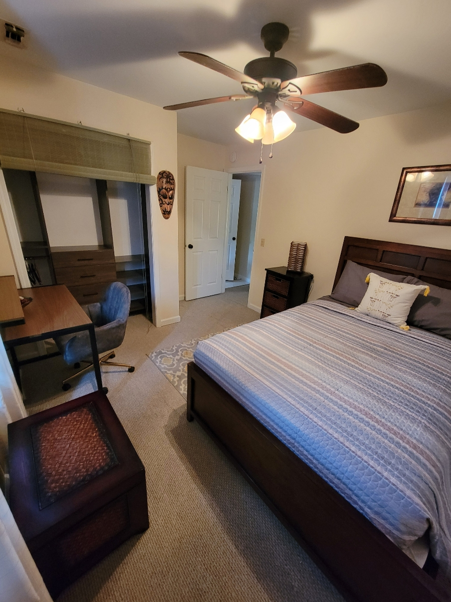Private Studio-Style Retreat with Modern Bath and Private Living Areas Just 10 Minutes from Central - Photo 1