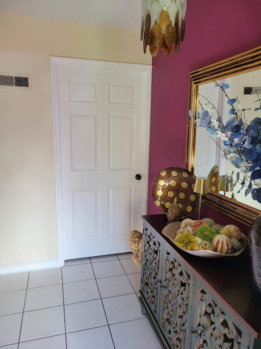 Private Studio-Style Retreat with Modern Bath and Private Living Areas Just 10 Minutes from Central  - Photo 11