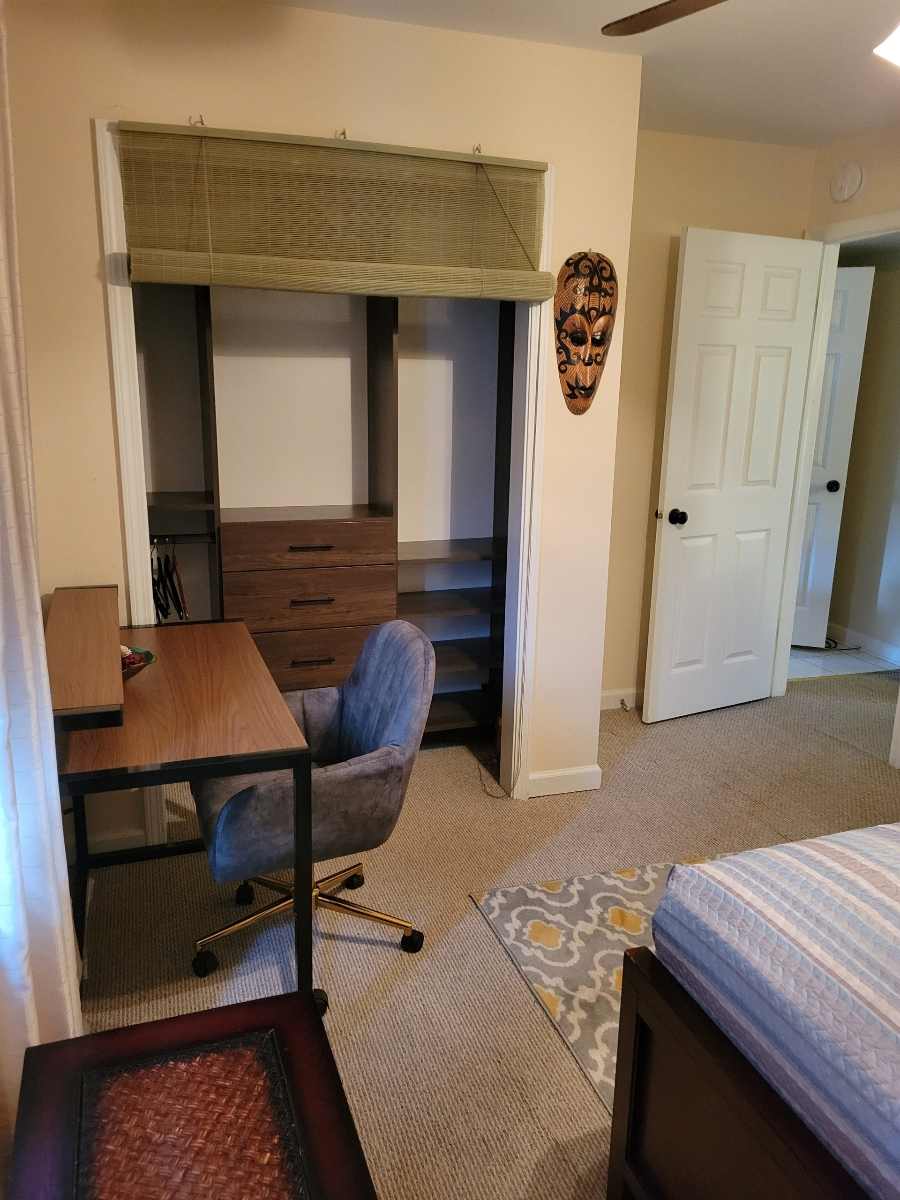 Private Studio-Style Retreat with Modern Bath and Private Living Areas Just 10 Minutes from Central  - Photo 6