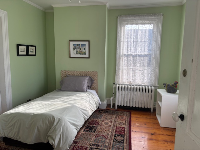 Bedroom 1 in Spacious, Elegant House Near Hospitals - Photo 1