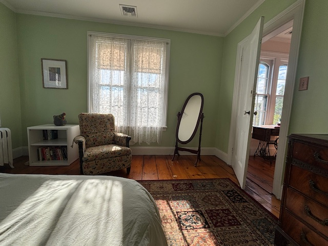 Bedroom 1 in Spacious, Elegant House Near Hospitals - Photo 3