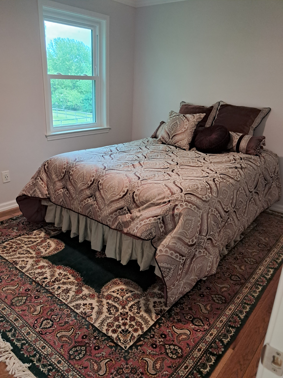 Fully Furnished Room with Private Bath in Spacious Shared Home - Photo 6