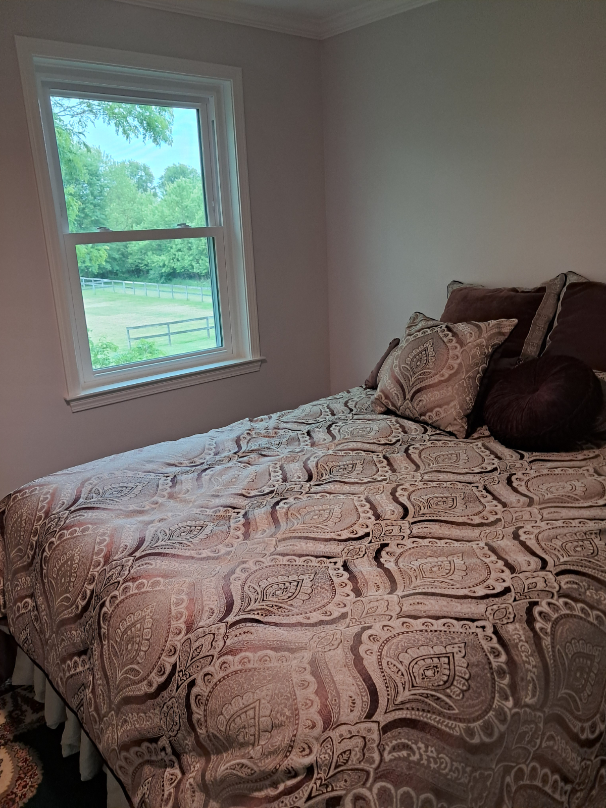 Fully Furnished Room with Private Bath in Spacious Shared Home - Photo 7