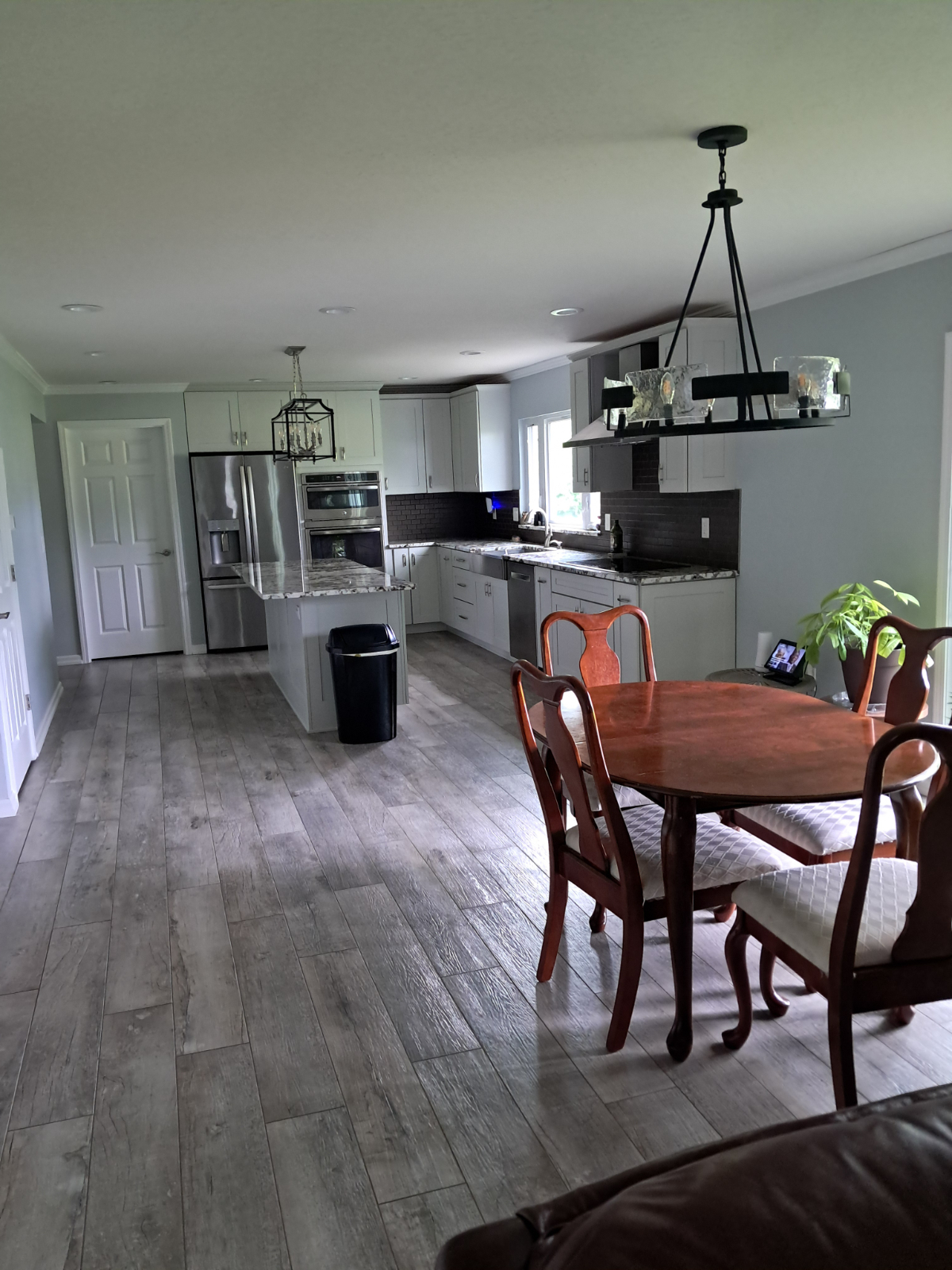 Fully Furnished Room with Private Bath in Spacious Shared Home - Photo 4